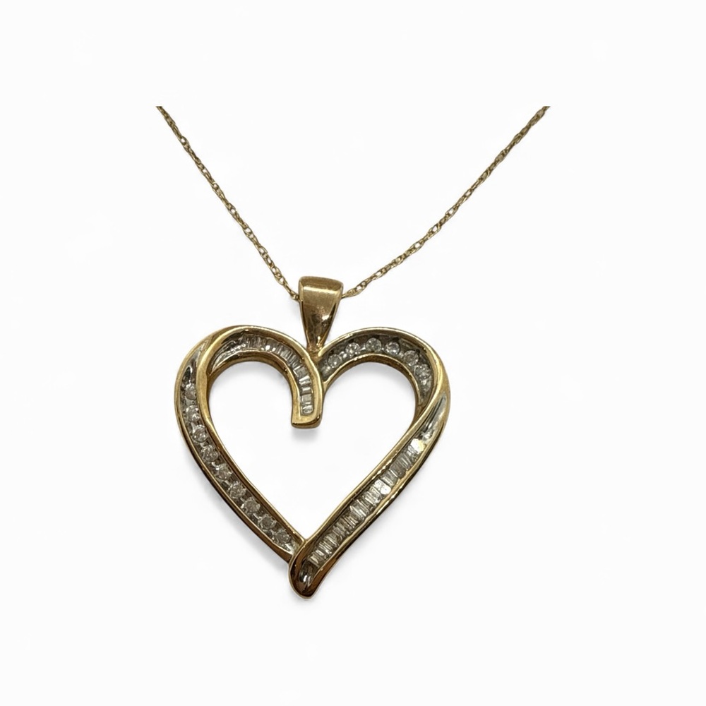 10k gold diamond heart pendant